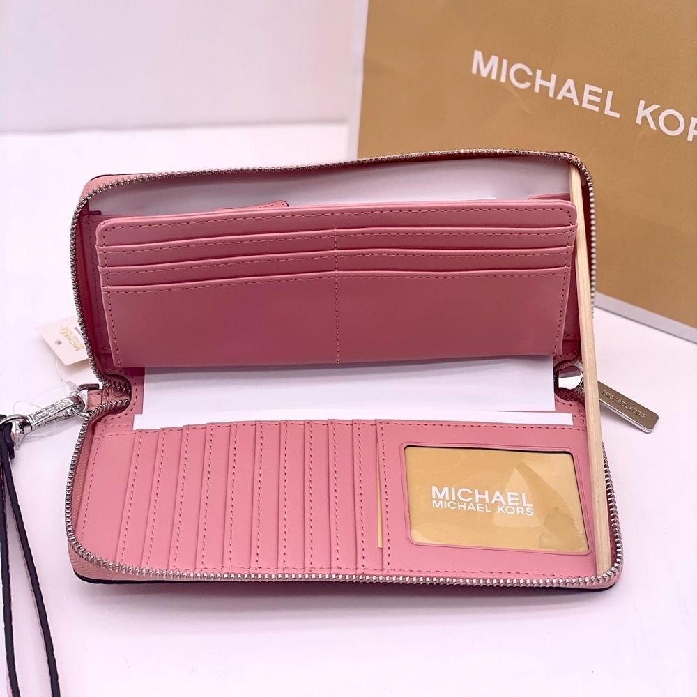 MICHAEL KORS LARGE TRAVEL CONTINENTAL WALLET WRISTLET - Picture 5 of 10